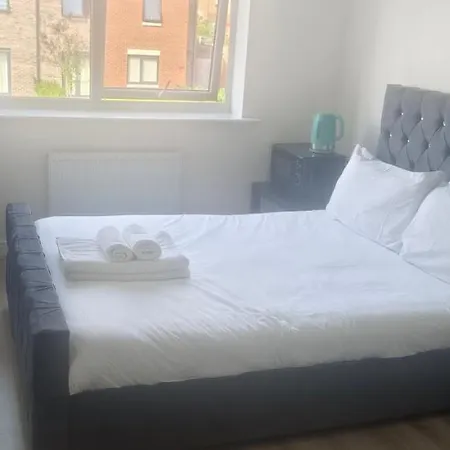 Free Car Park And Walk To Coop, Etihad, Piccadilly *