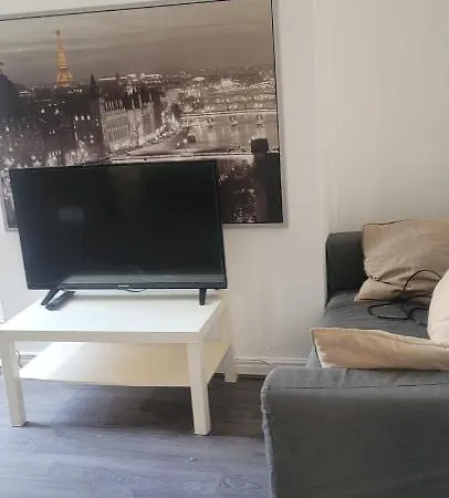 Проживание в семье 18 Decent Homes