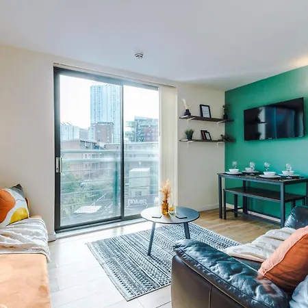 Апартаменты Mcr Near Ao Arena, Parking Available Nearby *