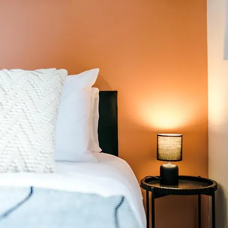 Apartment Mcr Near Ao Arena, Parking Available Nearby