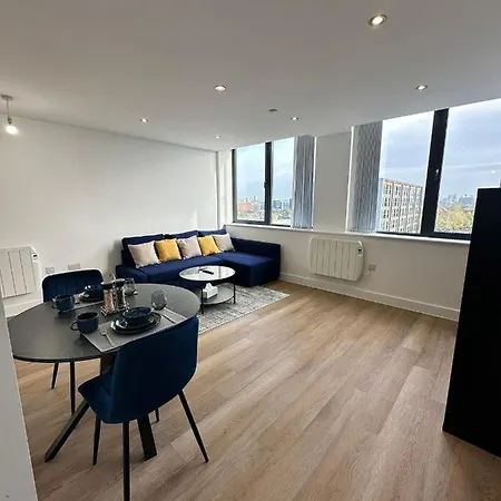 1 Bed Near Old Trafford With Free Car Park