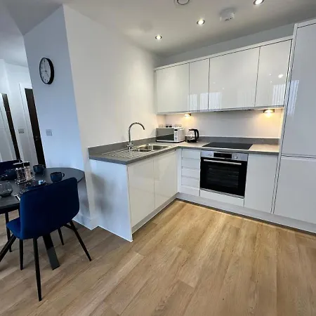 1 Bed Near Old Trafford With Free Car Park * マンチェスター