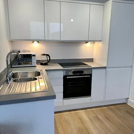 1 Bed Near Old Trafford With Free Car Park * מנצ'סטר