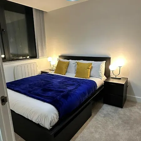 1 Bed Near Old Trafford With Free Car Park מנצ'סטר