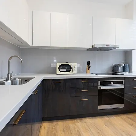 Premium 2-3 Bed Apartments In Chinatown Manchester! * מנצ'סטר