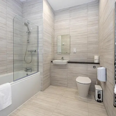 Premium 2-3 Bed Apartments In Chinatown Manchester! דירה
