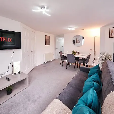 Pluxa Green Glade - Urban Haven With Parking, Workspace, Wi-fi Appartement Manchester