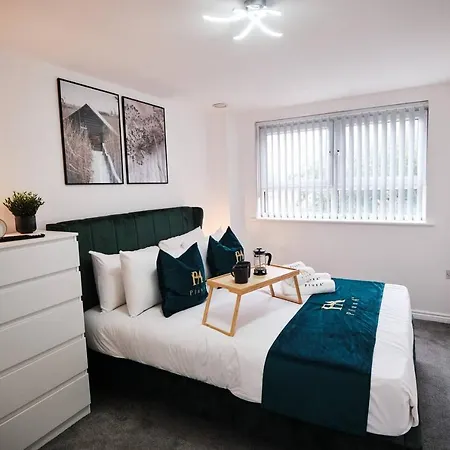 Pluxa Green Glade - Urban Haven With Parking, Workspace, Wi-fi Apartmán Manchester