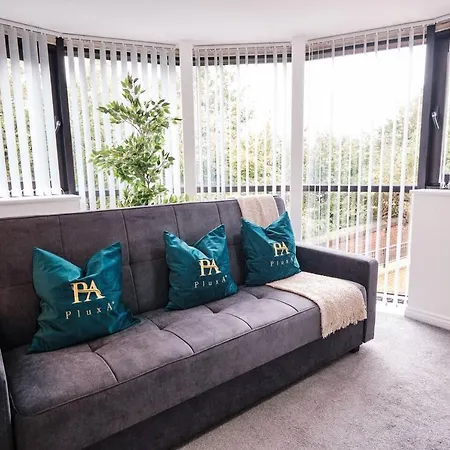 Pluxa Green Glade - Urban Haven With Parking, Workspace, Wi-fi * מנצ'סטר