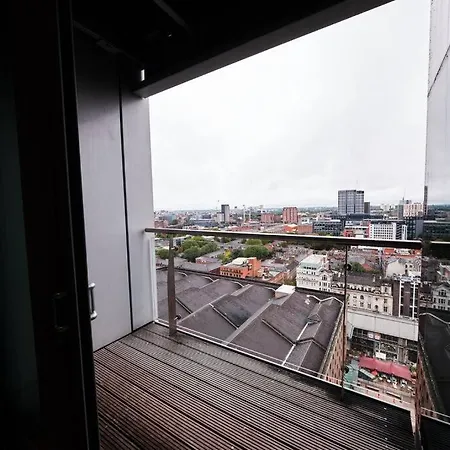 Pluxa Nordic Sky - Spacious Gem 2bed 2bath, & Free Parking アパート *