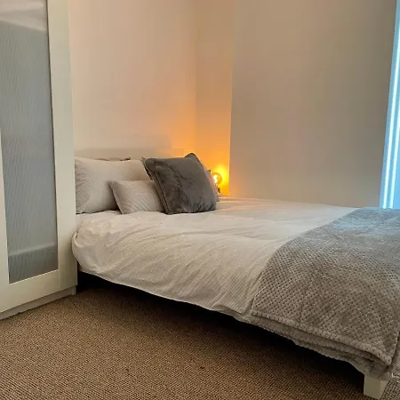 Stylish Base Apartment *