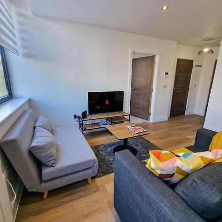1 Bed Old Trafford Flat Free Parking * Манчестер