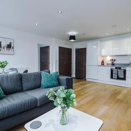 Apartment Stylish Haven: 2-bed Manchester