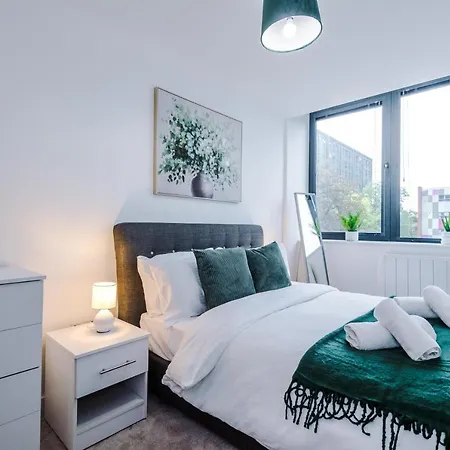 New! Stylish 2-bed In By 53 Degrees - Amazing Location, Ideal For Small Groups - Sleeps 4! Lejlighed *