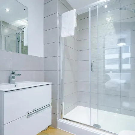 Stylish Haven: 2-bed