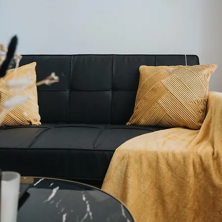 Chique Abode - Parking - 8mins To City 펜션 *