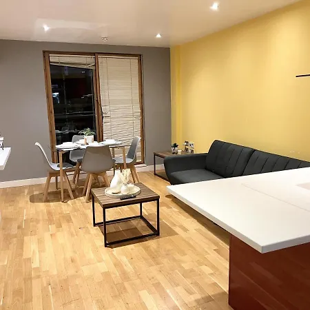 Free Parking 2 Bedroom