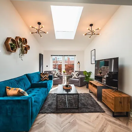 Сasa de vacaciones Luxurious 3 Bed Home, Free Parking Mánchester