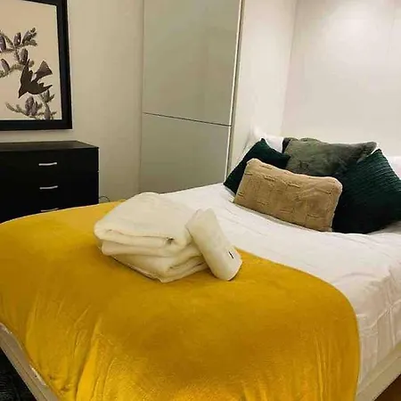 Miloe Homes ~ Old Trafford Apartment Manchester