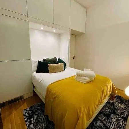 Apartment Miloe Homes ~ Old Trafford