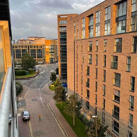 Miloe Homes ~ Old Trafford Appartement *