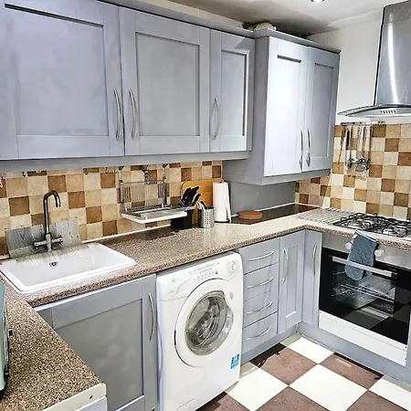 Moston, Apartamento *