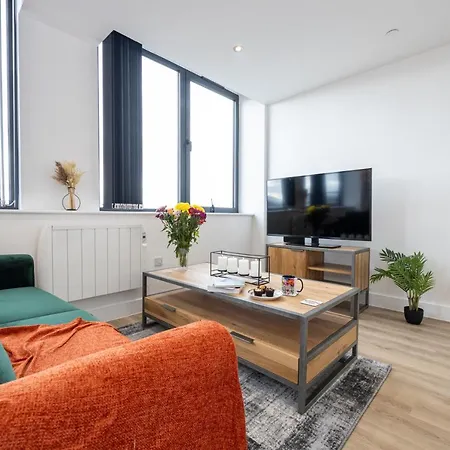 Chic Luxury Near Old Trafford Stadiums