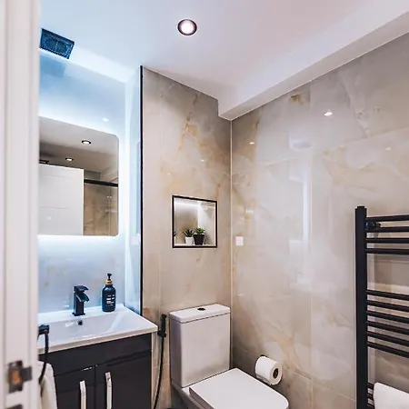 別荘 Luxurious 3 Bed Home, Free Parking