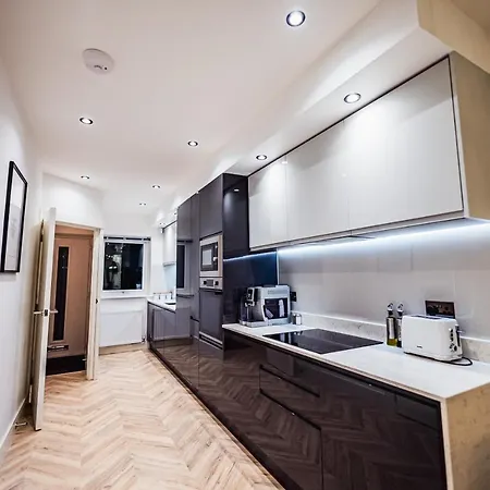 Luxurious 3 Bed Home, Free Parking Mánchester