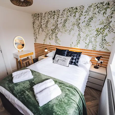 Luxurious 3 Bed Home, Free Parking Manchester