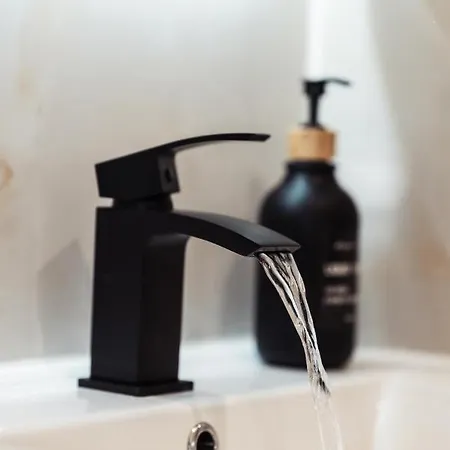 Exquisite 6 Bedroom Luxury *