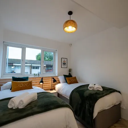 Exquisite 6 Bedroom Luxury * Manchester