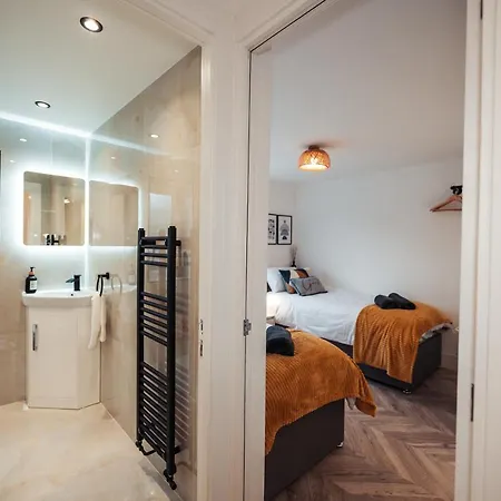 Exquisite 6 Bedroom Luxury