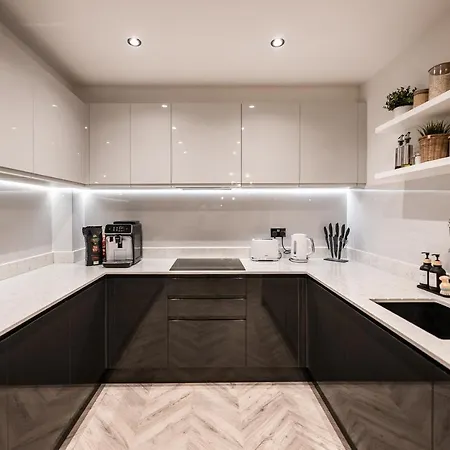 Casa de Férias Exquisite 6 Bedroom Luxury Manchester