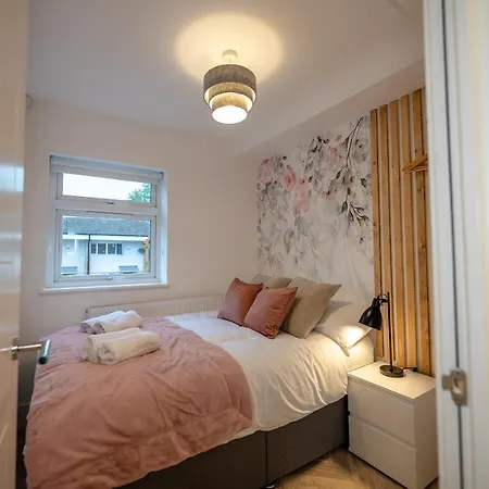 Exquisite 6 Bedroom Luxury Manchester