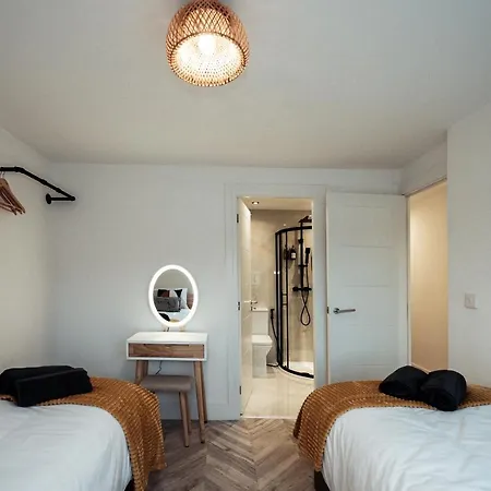 Exquisite 6 Bedroom Luxury