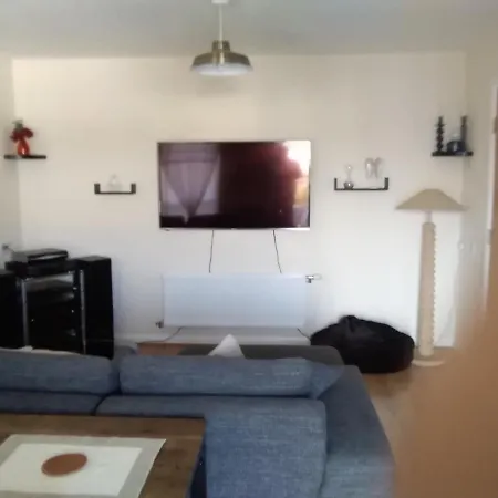 Homestay Savoy Court