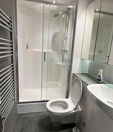 Elegant 2 Bedroom *
