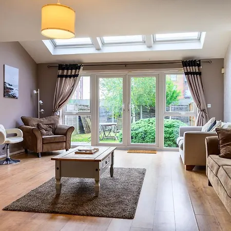 Сasa de vacaciones Serviced Northernnightzzz - The Gardens *