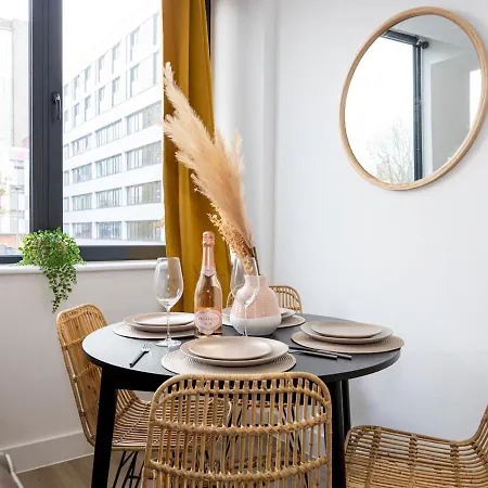 Pass The Keys Modern Luxury 1 Bed Free Parking Apartment Manchester