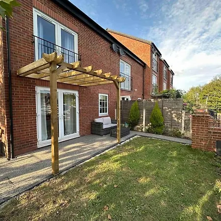 Waterside Mufc & Trafford Centre Townhouse 4 Bedroom Free Parking Apartment *