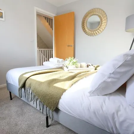 Luxurious Townhouse In *