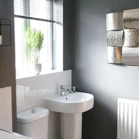 Vakantiehuis Luxurious Townhouse In *