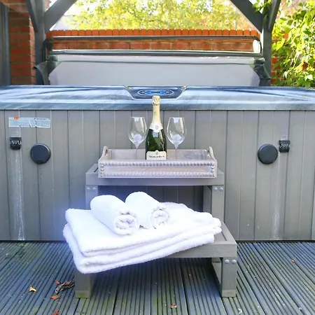 Luxurious Townhouse In Ferienhaus Manchester