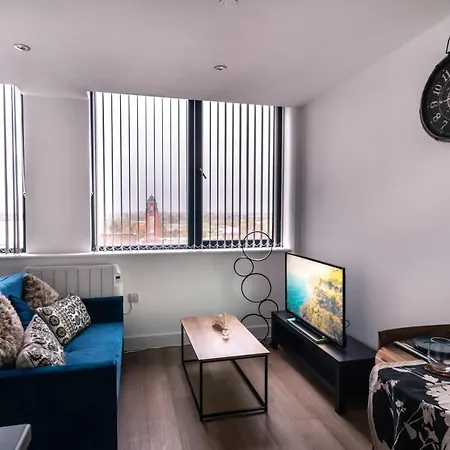 Zeni, Alexandra Rise Fab Apartamento