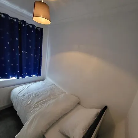 Vakantiehuis Serene 3br With Free Parking Manchester