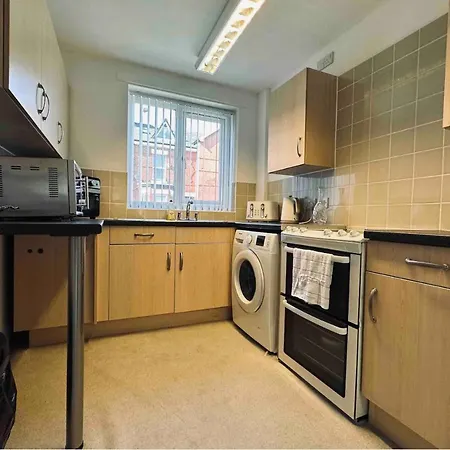 Cozy Off Famous Wilmslow Road Apartament Manchester