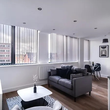 Zeni, Alexandra Rise Bright 1 Bed * Manchester