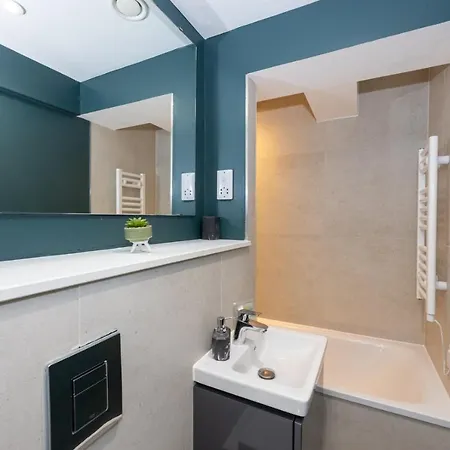 Guestready - Living In Castlefield Manchester