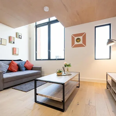 Guestready - Living In Castlefield